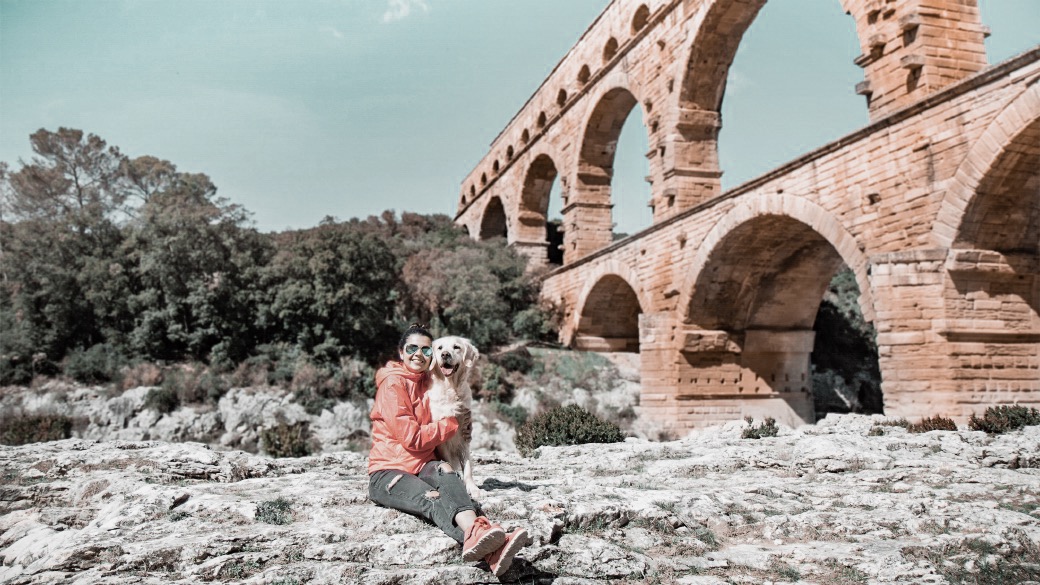 Le Pont du Gard avec son chien